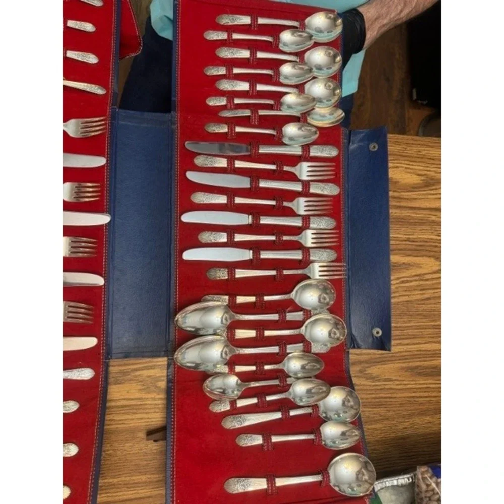 Wm Rogers Mfg Co Silverplate Flatware Set Memory Floral Pattern‎ 50+ Pieces Case